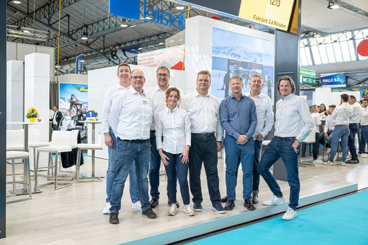 Group photo of sitour directors from Austria, Italy, Germany, Czech Republic, Slovakia, Spain, Andorra and Switzerland with the director of sitour international at Interalpine 2025.