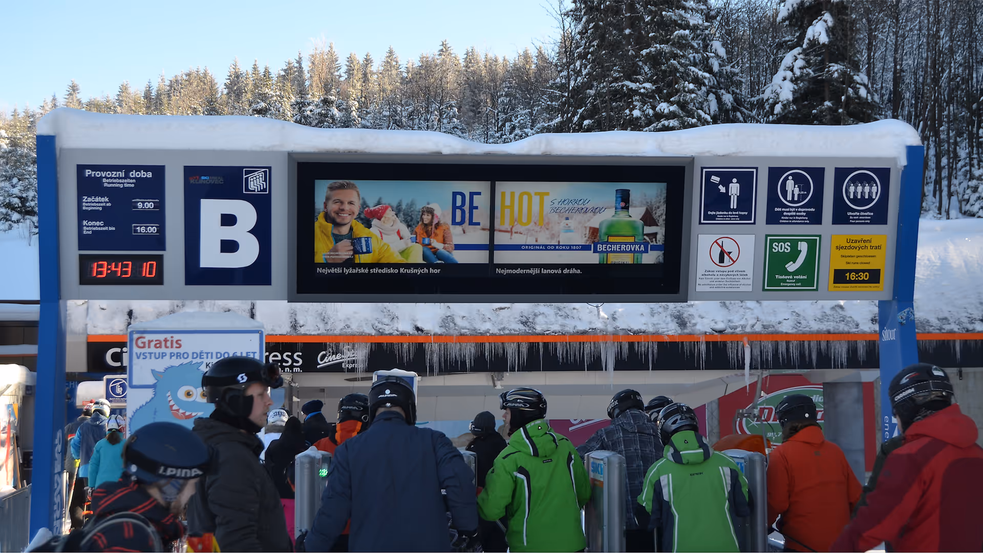 Becherovka - DOOH Digital Signage/Advertising