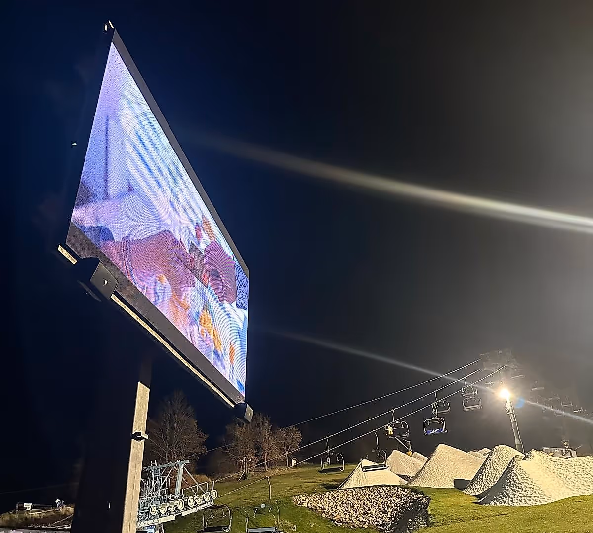 LED obrazovka - Monínec - front view