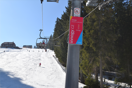 Ski lift pylon branding
