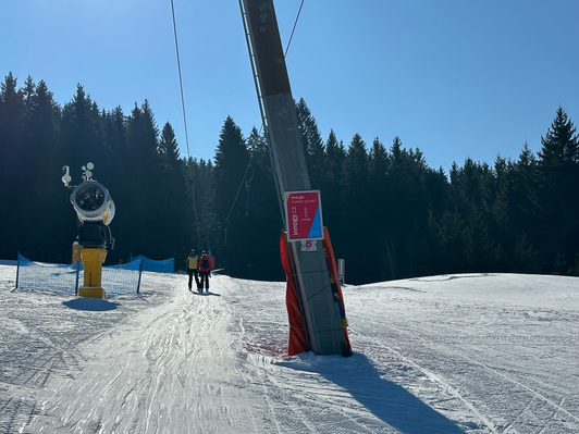 Ski lift pylon branding