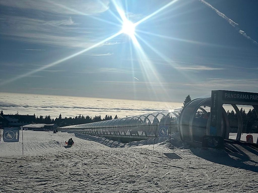 SkiResort ČERNÁ HORA – PEC: zastřešený pás SunKid / Sitour 3